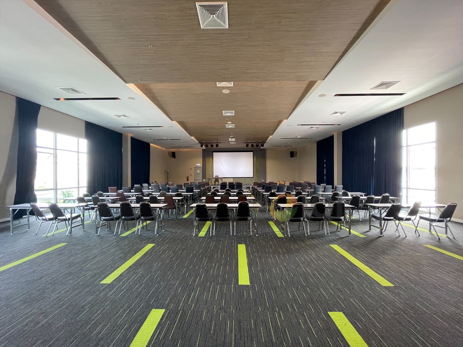 For sale 350,000,000 baht Luxury resort hostel (Serviced Residence)  image