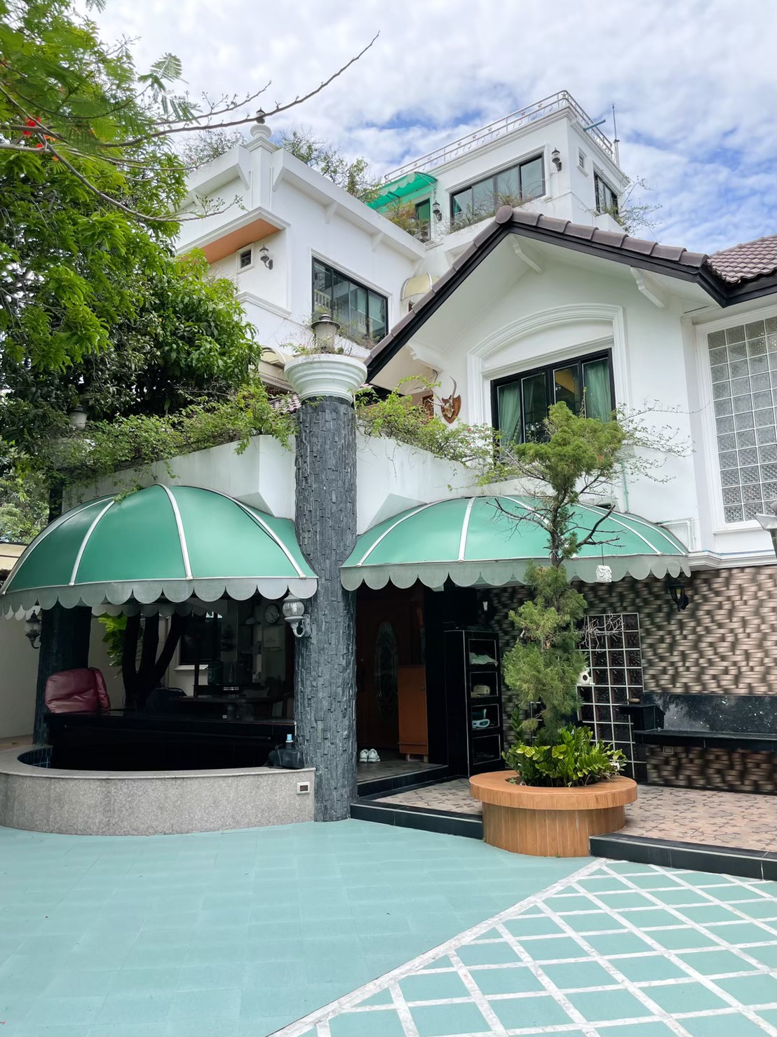 Single house, Soi Sap Bunchai 7, Mueang Samut Pakarn, Samut Prakan Province, 4 and a half storey detached house. image