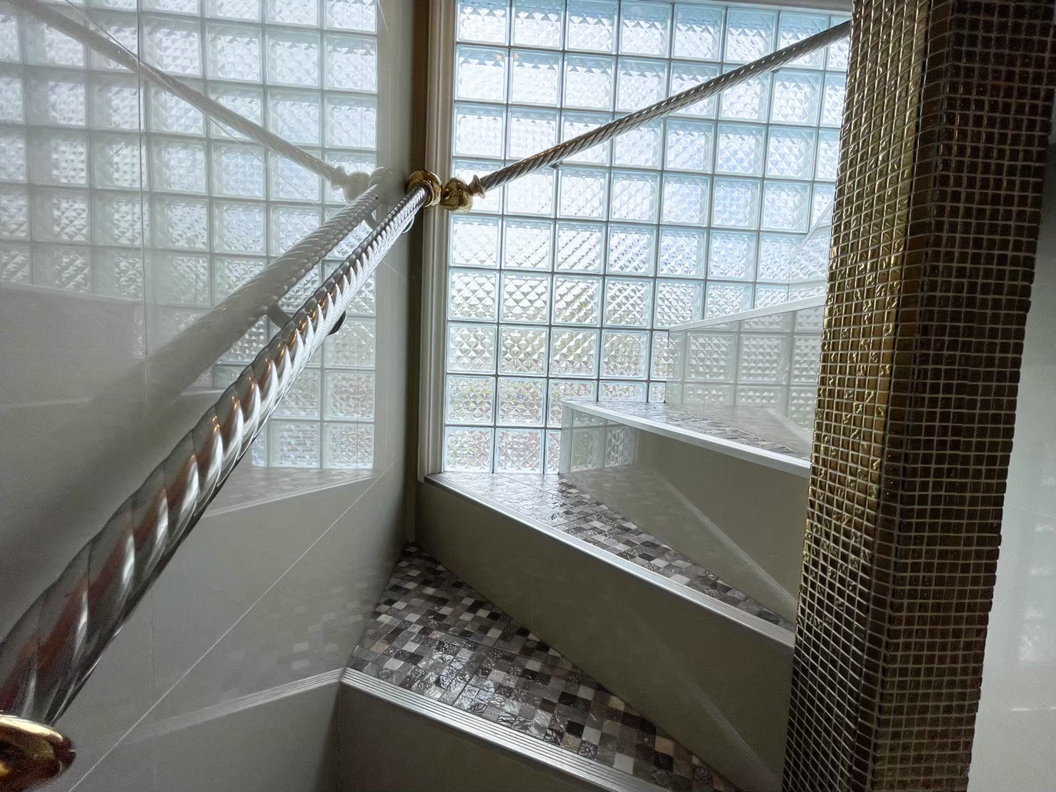 Single house, Soi Sap Bunchai 7, Mueang Samut Pakarn, Samut Prakan Province, 4 and a half storey detached house. image