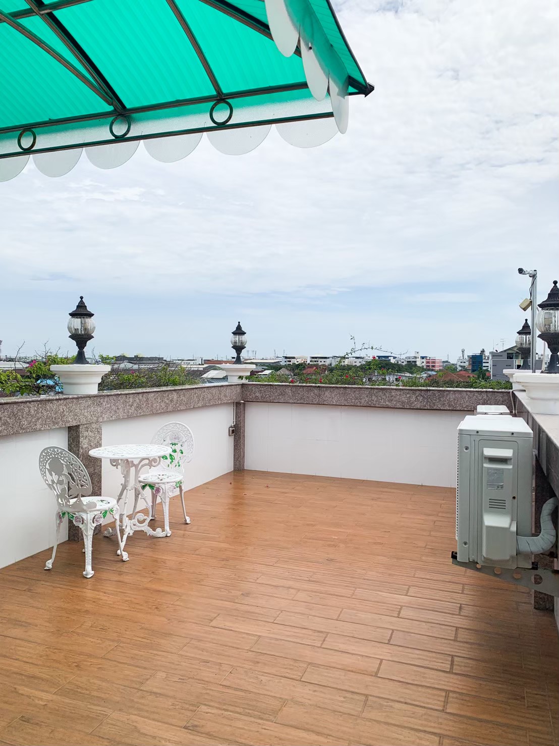 Single house, Soi Sap Bunchai 7, Mueang Samut Pakarn, Samut Prakan Province, 4 and a half storey detached house. image