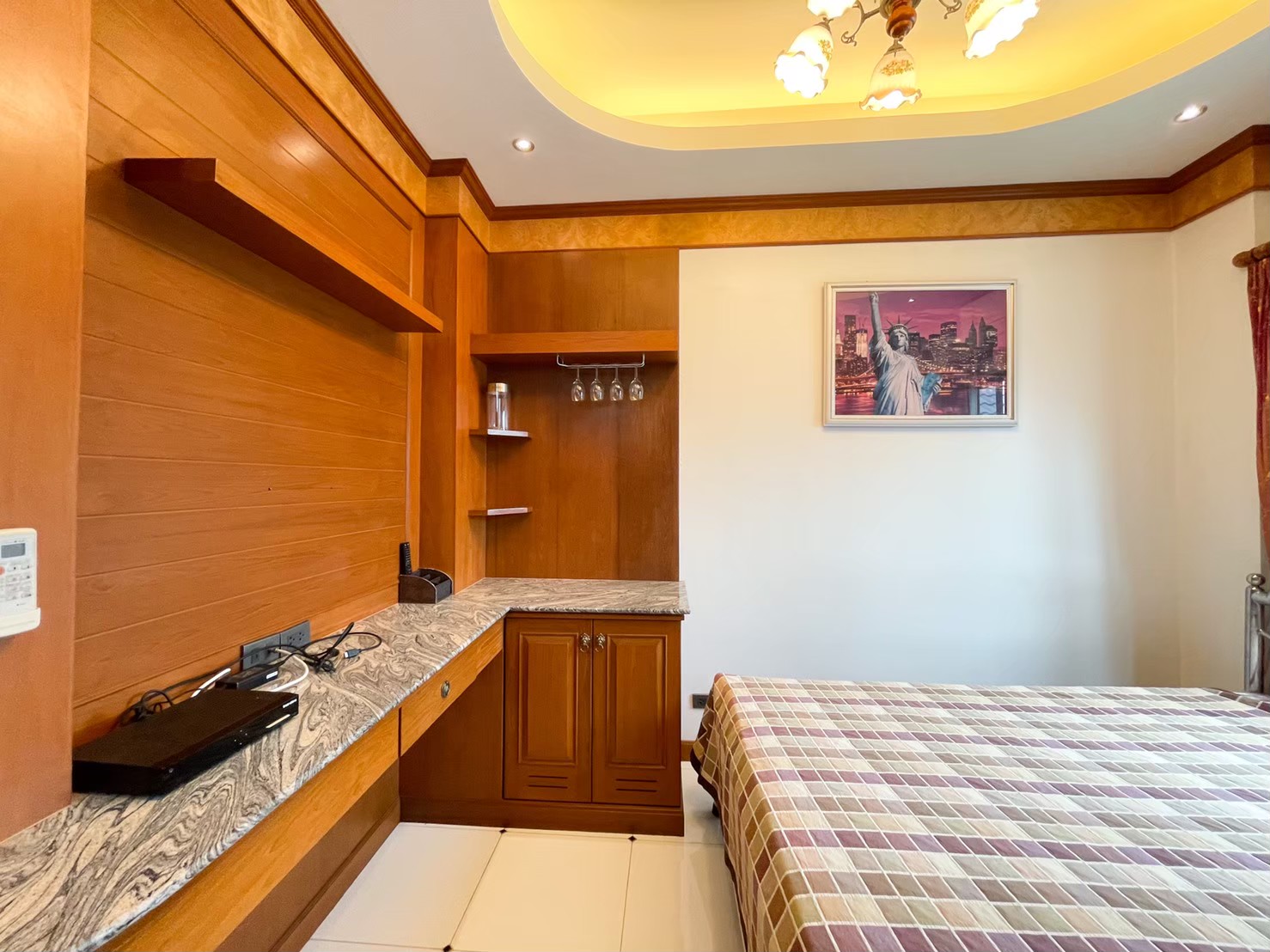 Single house, Soi Sap Bunchai 7, Mueang Samut Pakarn, Samut Prakan Province, 4 and a half storey detached house. image