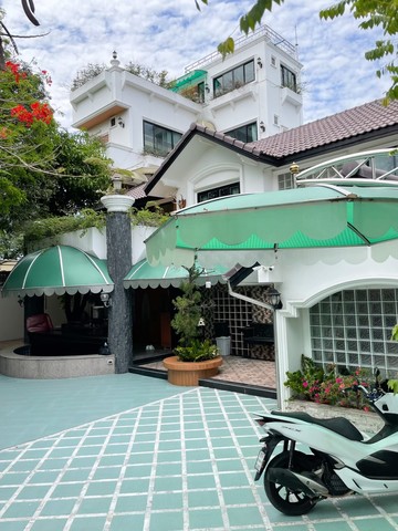 Single house, Soi Sap Bunchai 7, Mueang Samut Pakarn, Samut Prakan Province, 4 and a half storey detached house. image