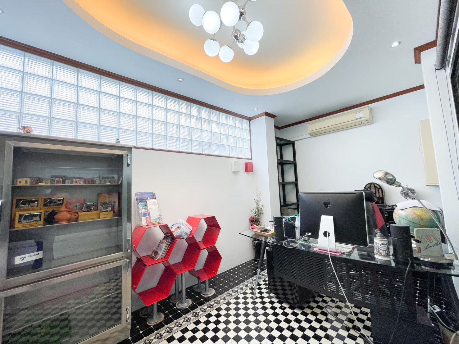 Single house, Soi Sap Bunchai 7, Mueang Samut Pakarn, Samut Prakan Province, 4 and a half storey detached house. image