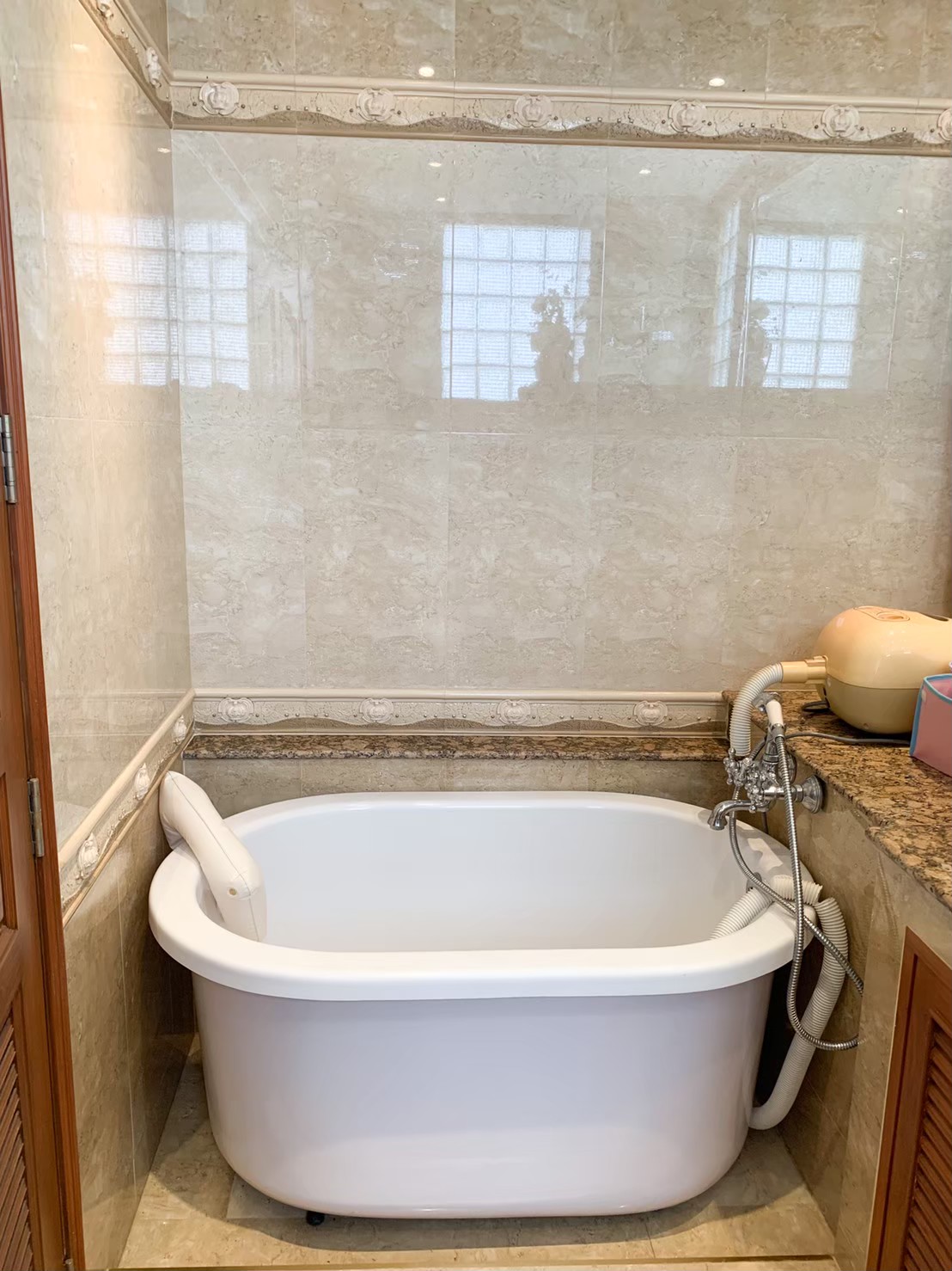 Single house, Soi Sap Bunchai 7, Mueang Samut Pakarn, Samut Prakan Province, 4 and a half storey detached house. image