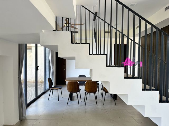 THE PEAK VILLA T.LIPAT image