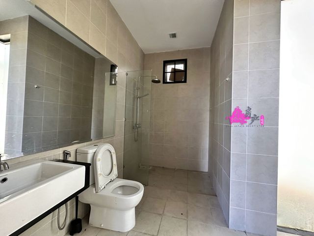 THE PEAK VILLA T.LIPAT image