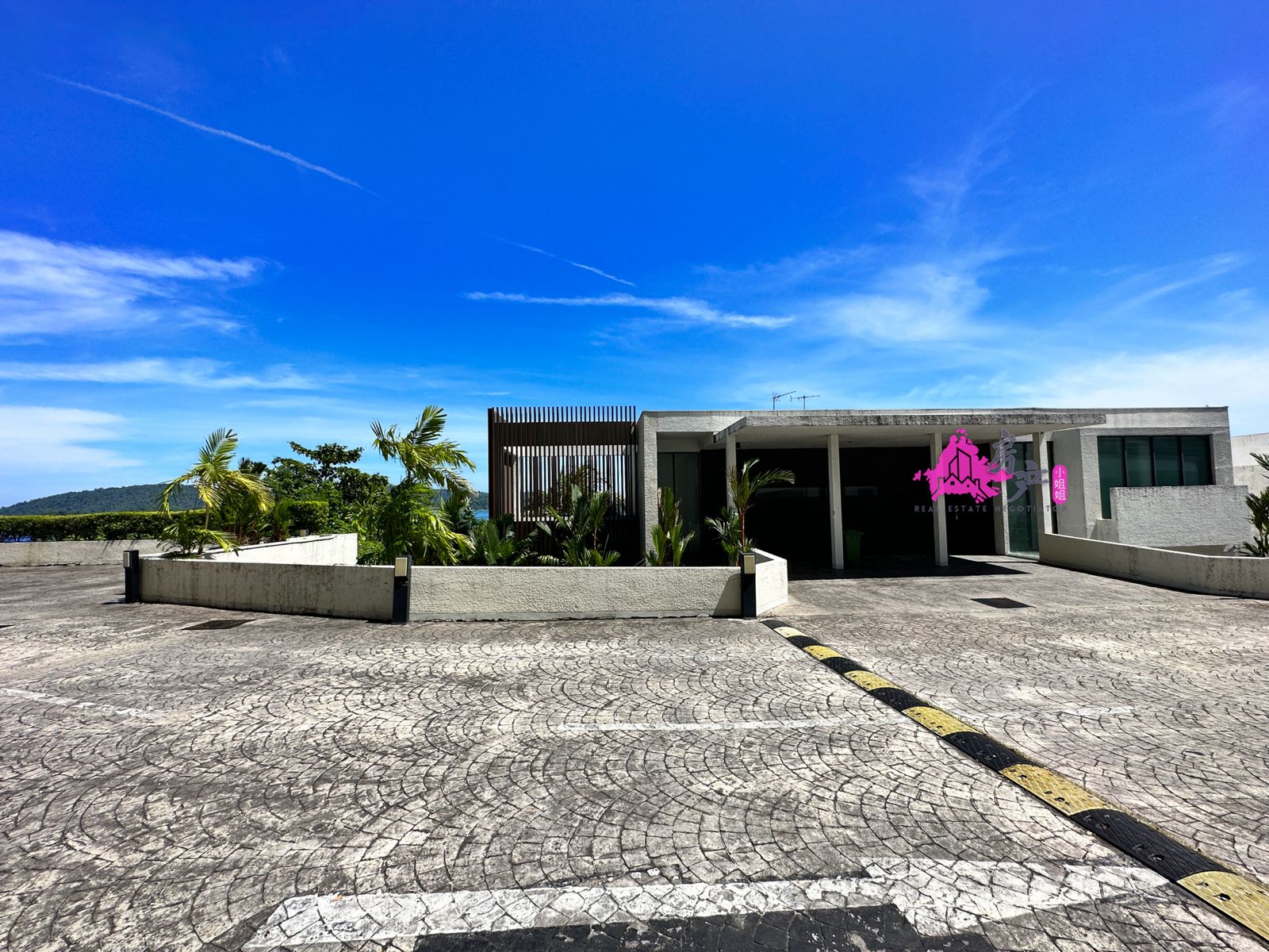 THE PEAK VILLA T.LIPAT image