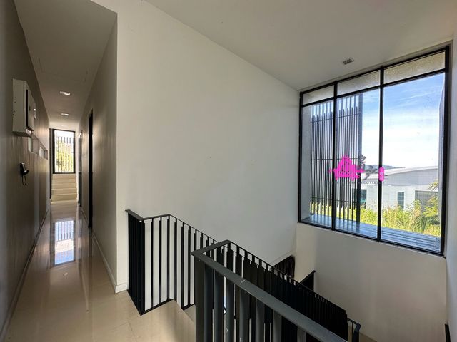 THE PEAK VILLA T.LIPAT image