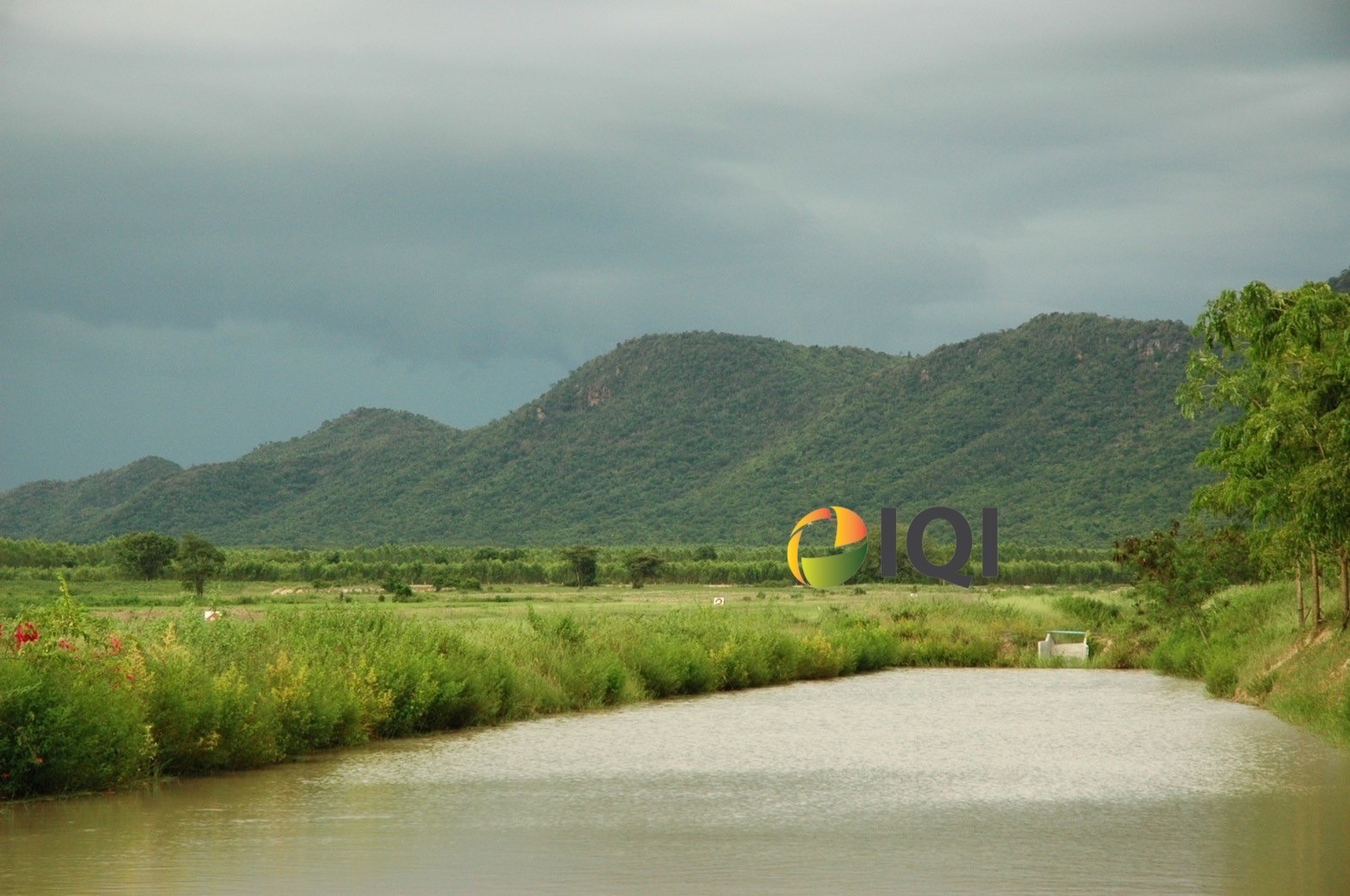 Empty land for sale able to do house project , agricultural etc image