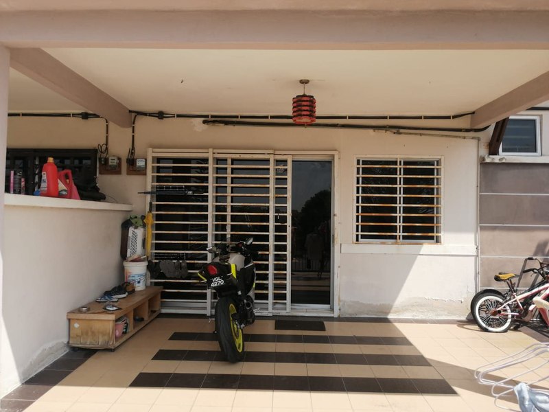 Single Storey Intermediate House At Taman Nusari Aman,Sendayan 