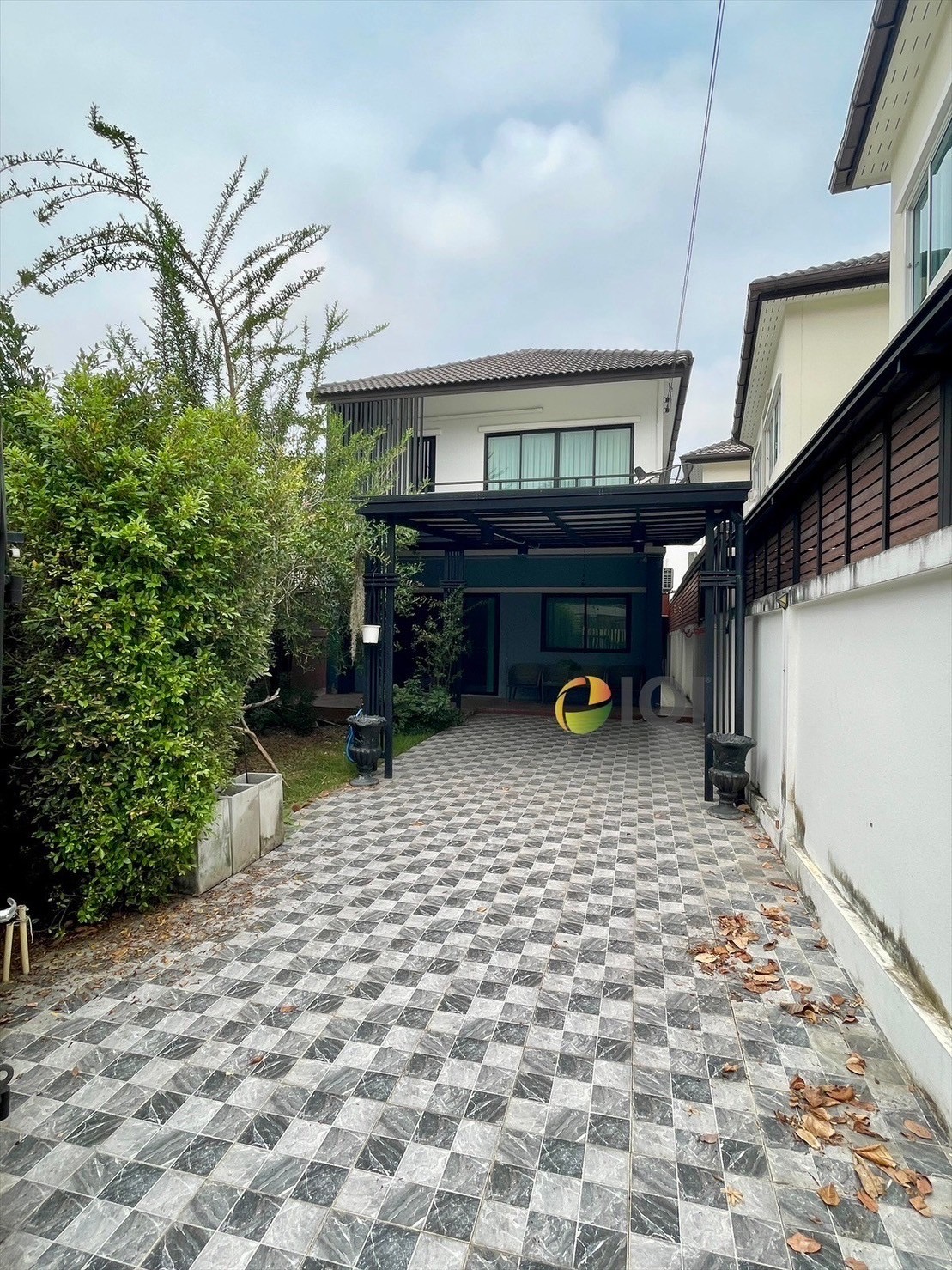 2-story detached house for sale in Soi Nawamin 24 near The Mall Bangkapi. image