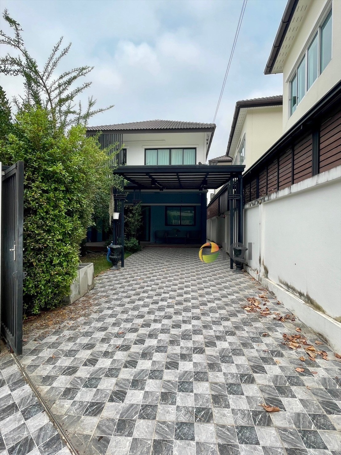 2-story detached house for sale in Soi Nawamin 24 near The Mall Bangkapi. image