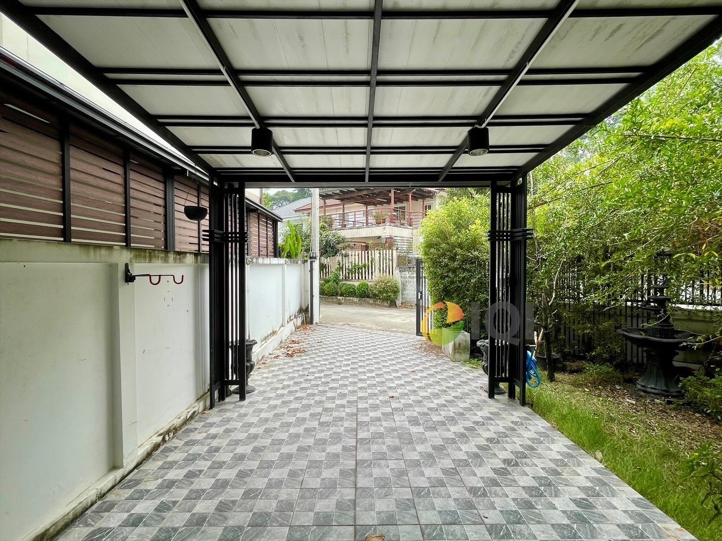 2-story detached house for sale in Soi Nawamin 24 near The Mall Bangkapi. image