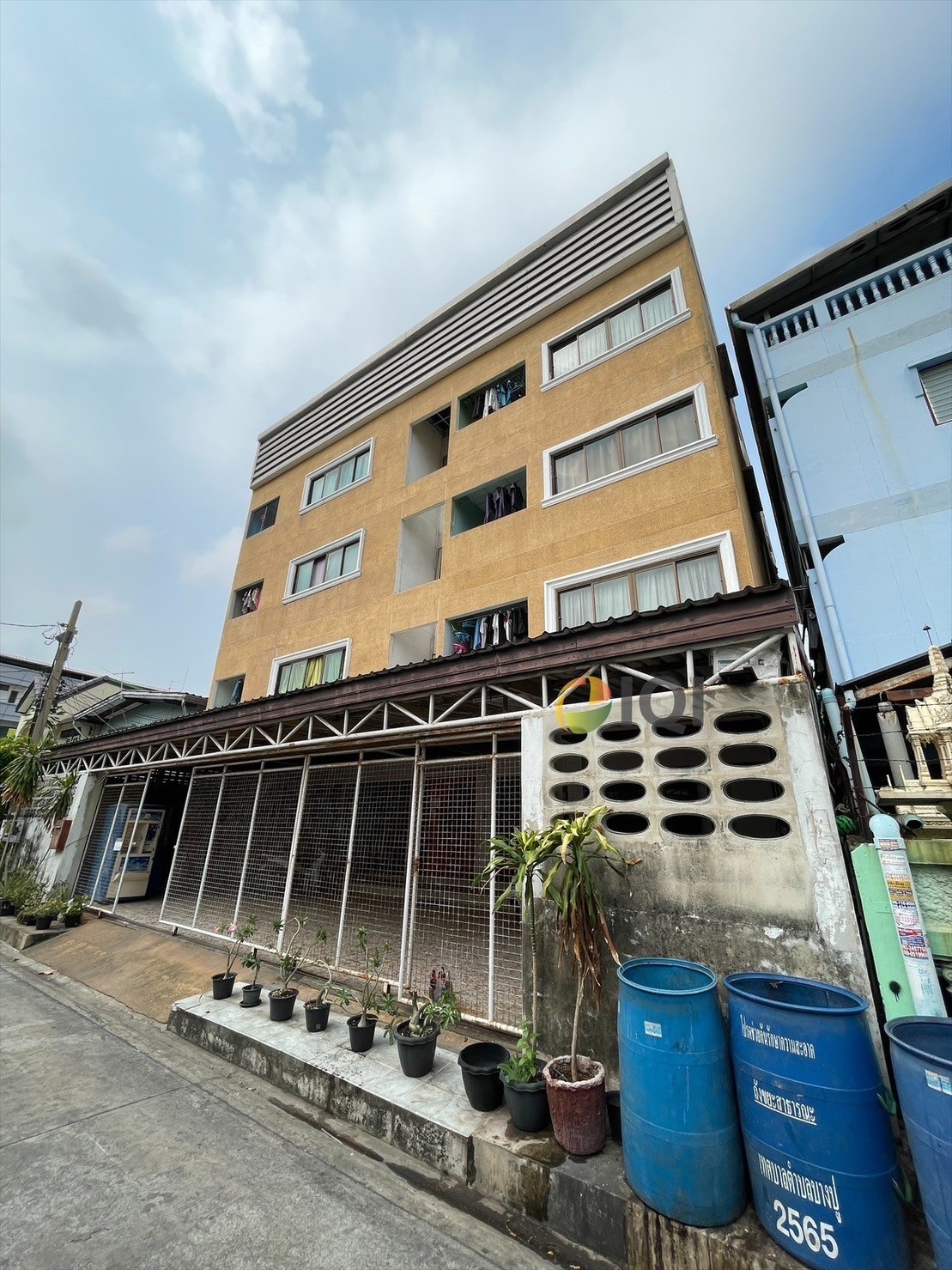 Apartment for sale in Soi Thetsaban Bang Pu 43,  from the BTS sai luad station only 200 meters image