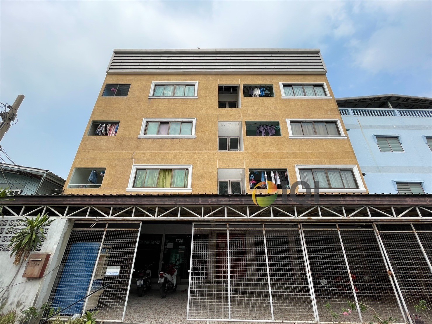 Apartment for sale in Soi Thetsaban Bang Pu 43,  from the BTS sai luad station only 200 meters image