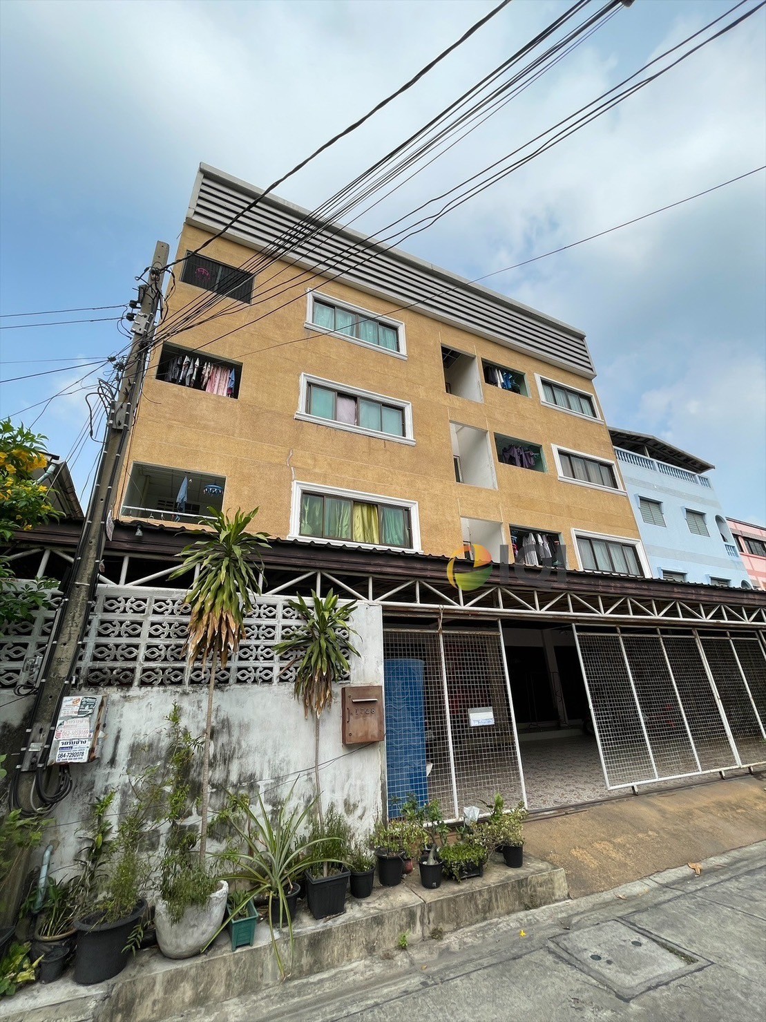 Apartment for sale in Soi Thetsaban Bang Pu 43,  from the BTS sai luad station only 200 meters image