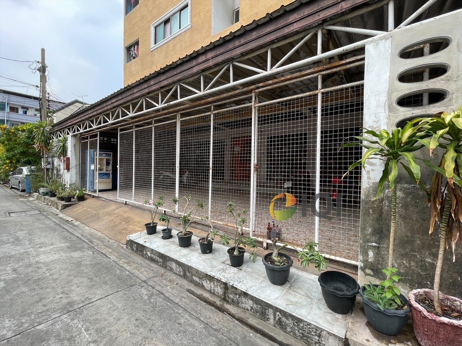 Apartment for sale in Soi Thetsaban Bang Pu 43,  from the BTS sai luad station only 200 meters image