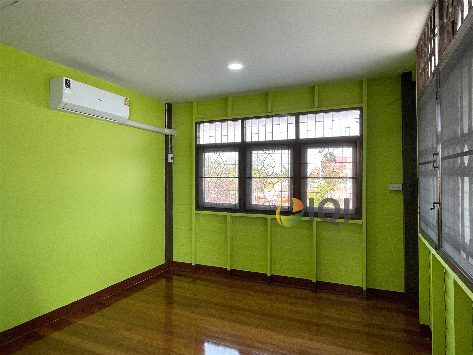 Land for sale with building It is a vacation home with a sea bass pond around the house.  For sale 7,000,000 baht Phra Samut Chedi District Samut Prakan Province image