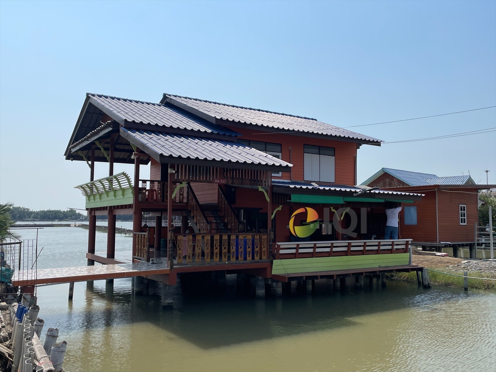 Land for sale with building It is a vacation home with a sea bass pond around the house.  For sale 7,000,000 baht Phra Samut Chedi District Samut Prakan Province image