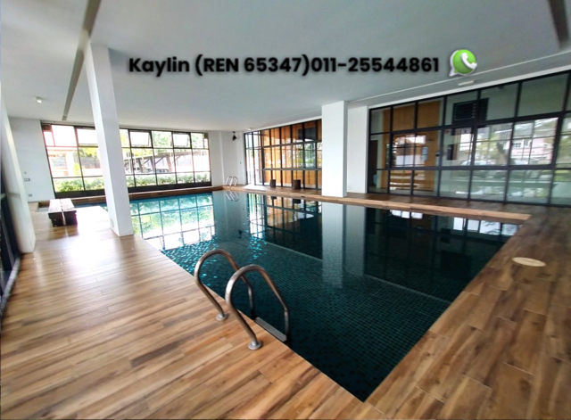 Toorak Park Condominium Duplex Top floor Corner for sale image