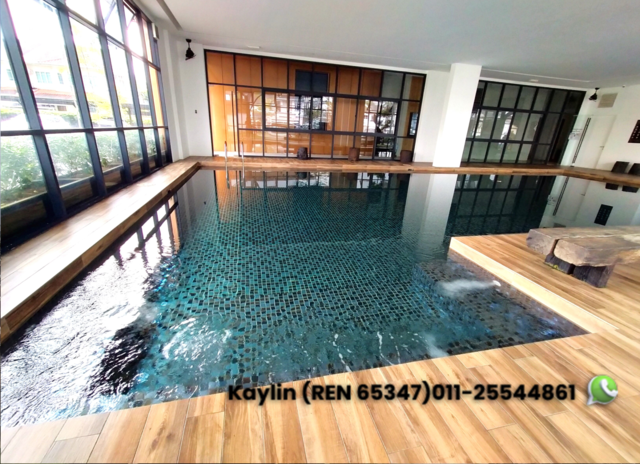 Toorak Park Condominium Duplex Top floor Corner for sale image