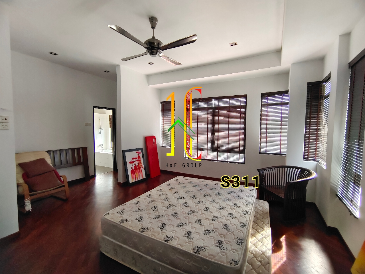 Glenmarie Cove image