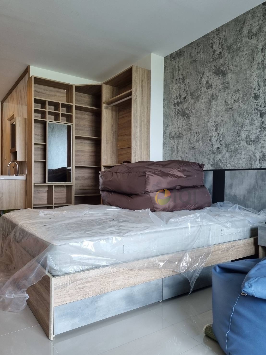 Condo for sale: Asakan Place Srinakarin, next to the main road Srinakarin-Phatthanakan, near 3 BTS lines. image