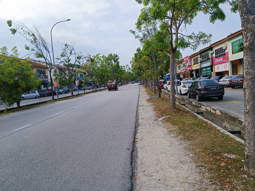 Facing Main Road Double Storey Shop Lot Taman Tasik Utama for Sale image