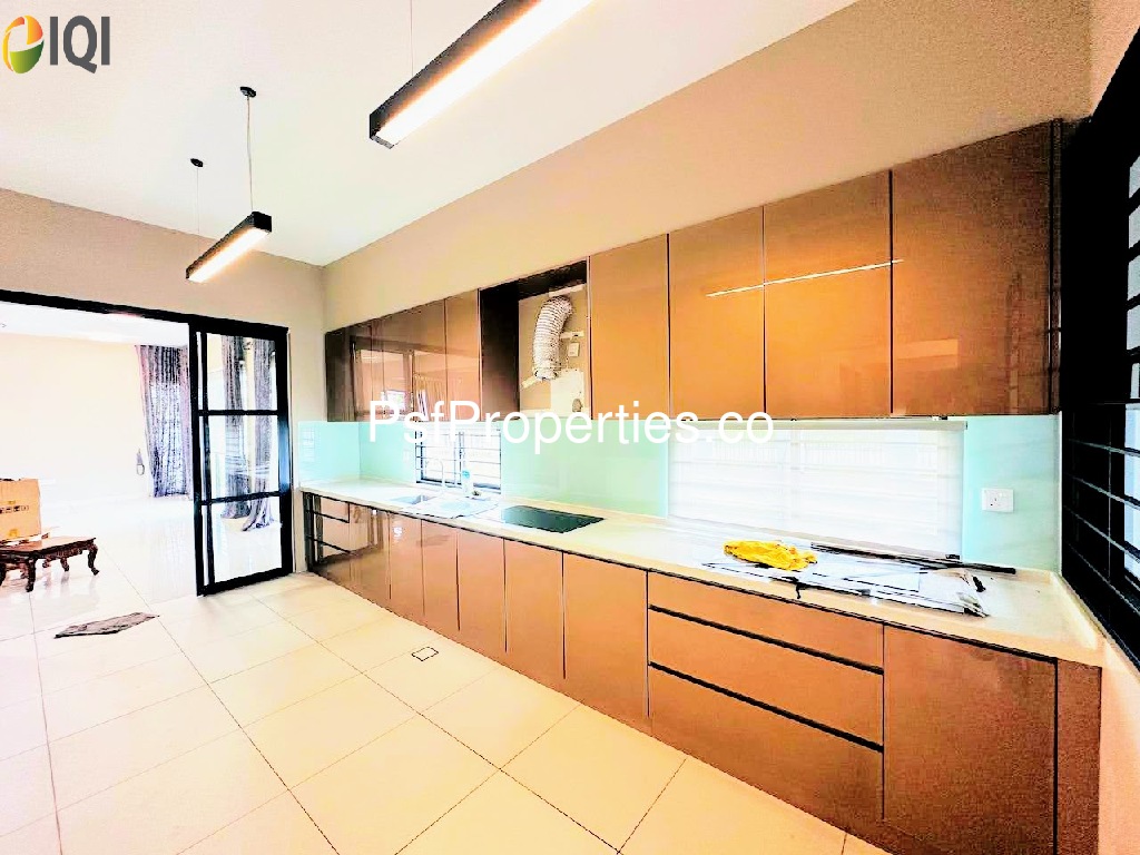 Elmina Valley 4 image