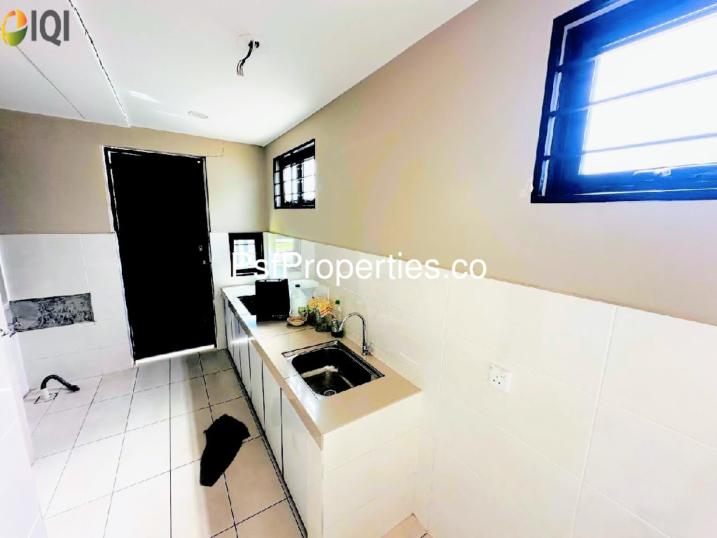 Elmina Valley 4 image