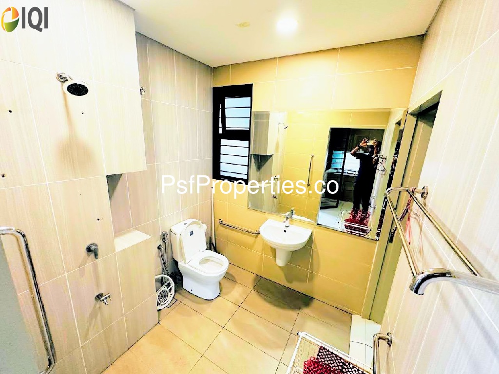 Elmina Valley 4 image