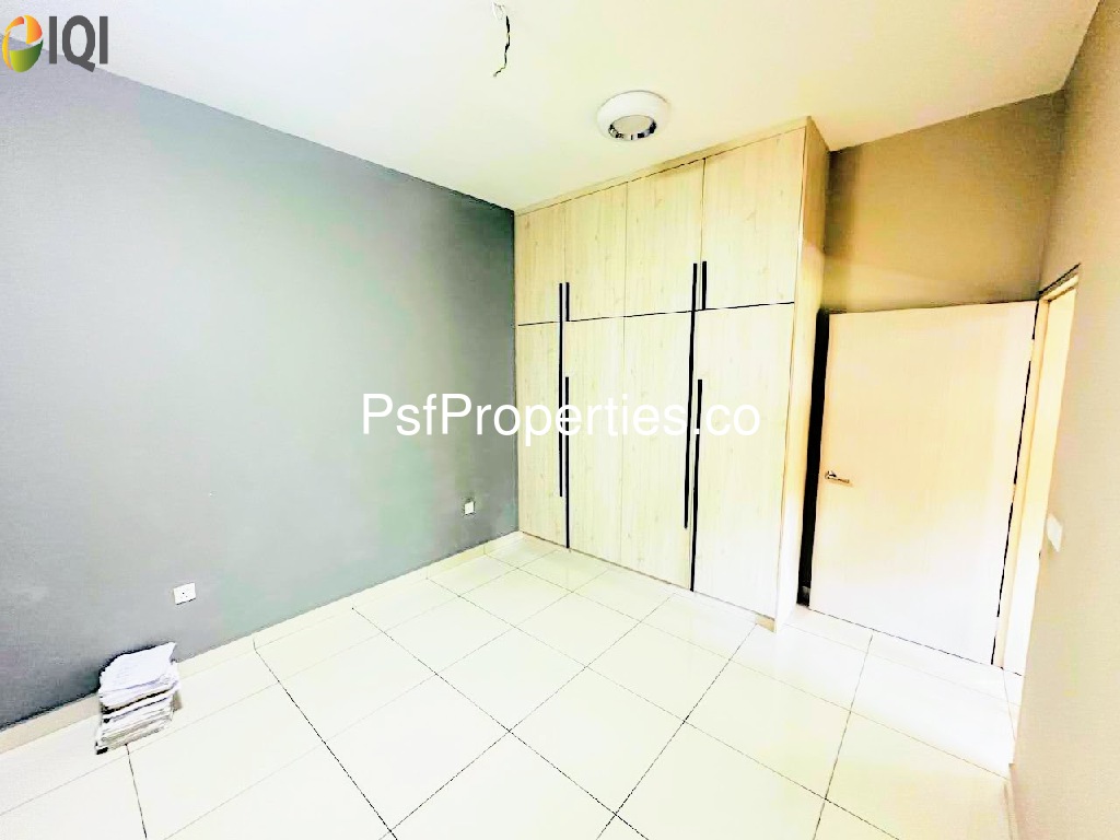 Elmina Valley 4 image