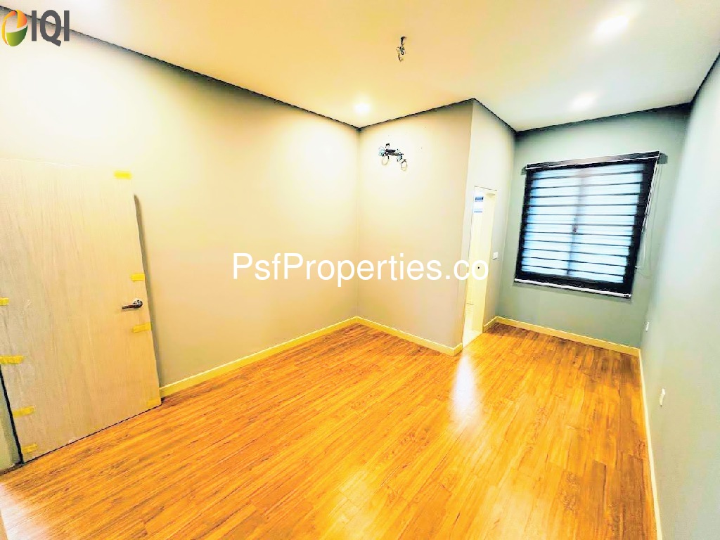 Elmina Valley 4 image