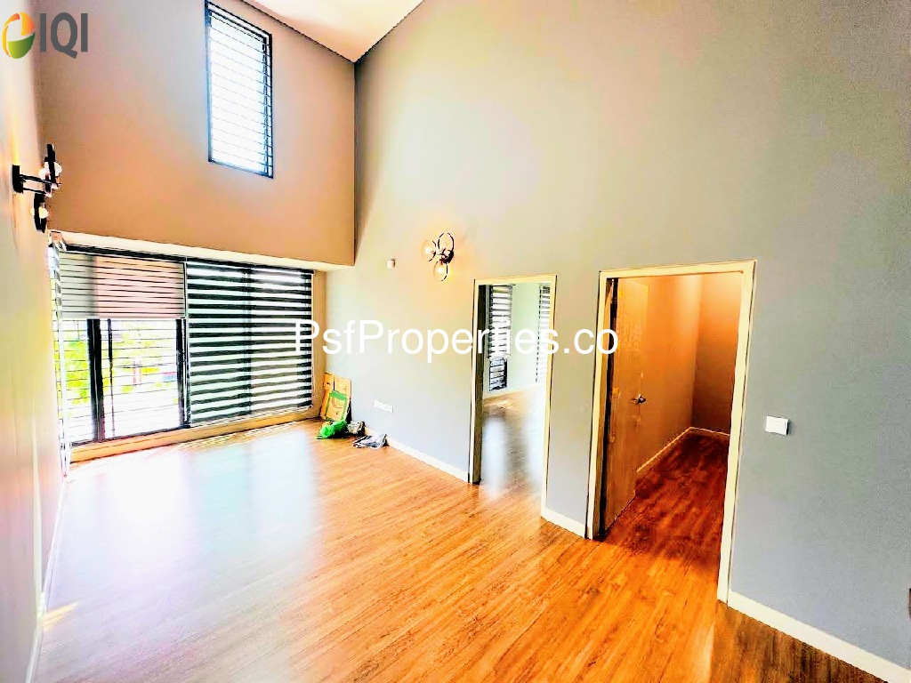 Elmina Valley 4 image