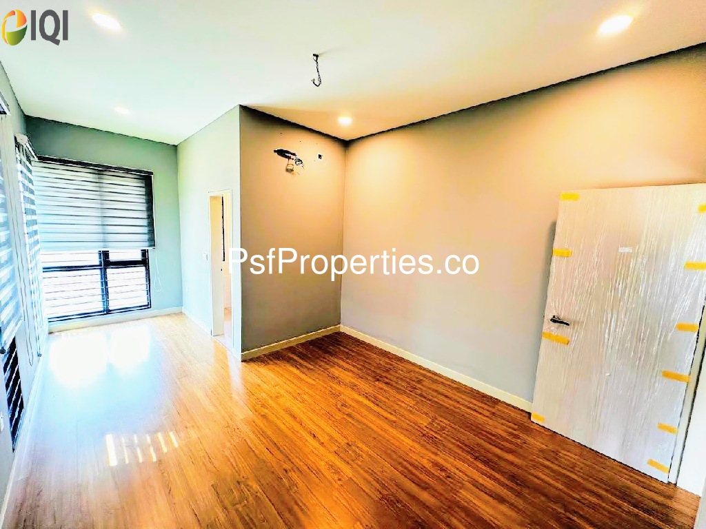 Elmina Valley 4 image