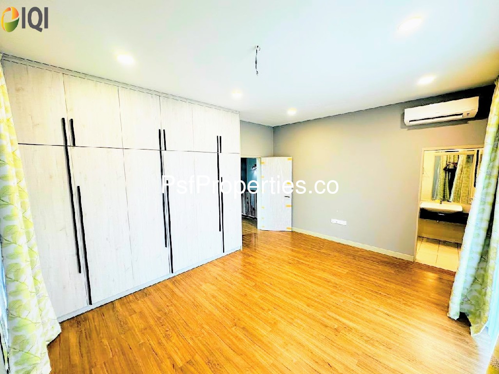 Elmina Valley 4 image