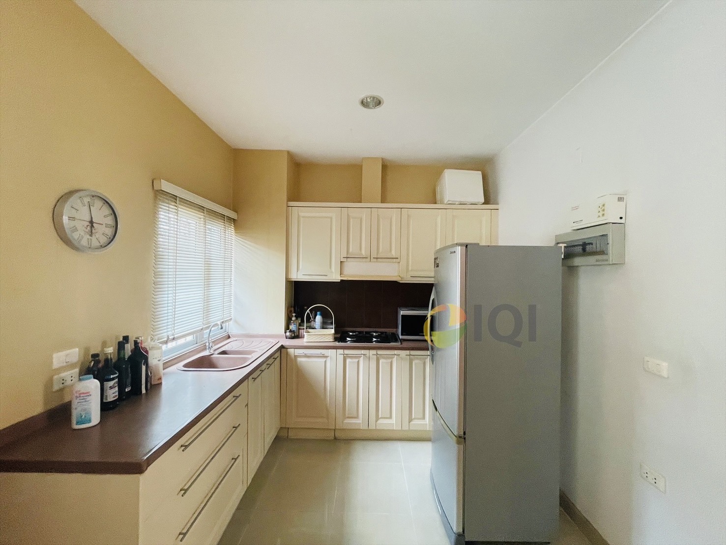 For sale Baan Klang Muang British Town Srinakarin  image