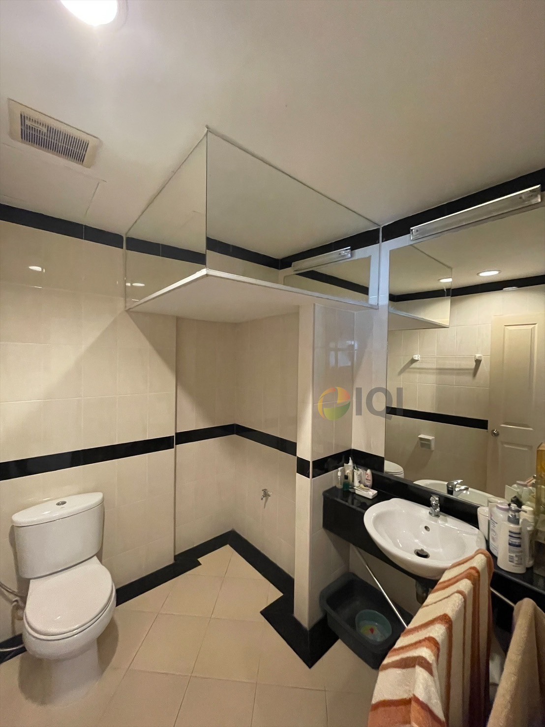 For sale Baan Klang Muang British Town Srinakarin  image