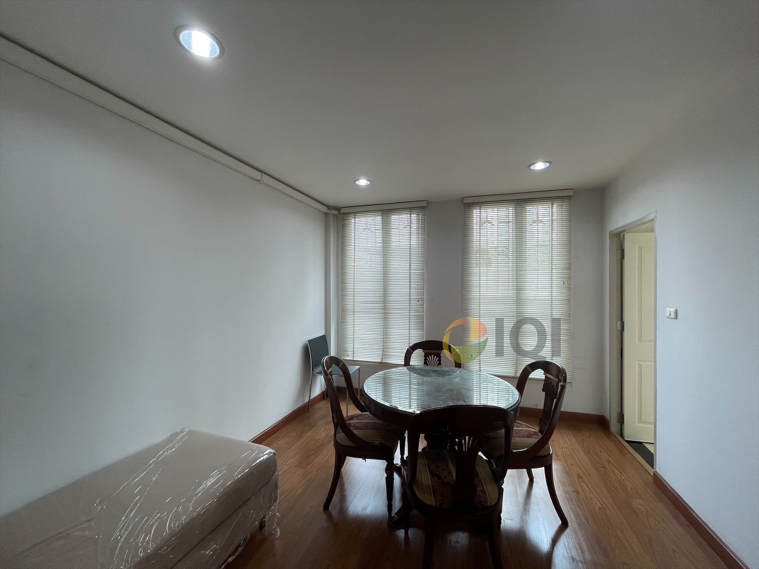 For sale Baan Klang Muang British Town Srinakarin  image