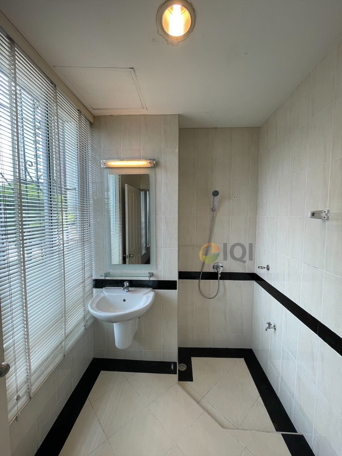 For sale Baan Klang Muang British Town Srinakarin  image