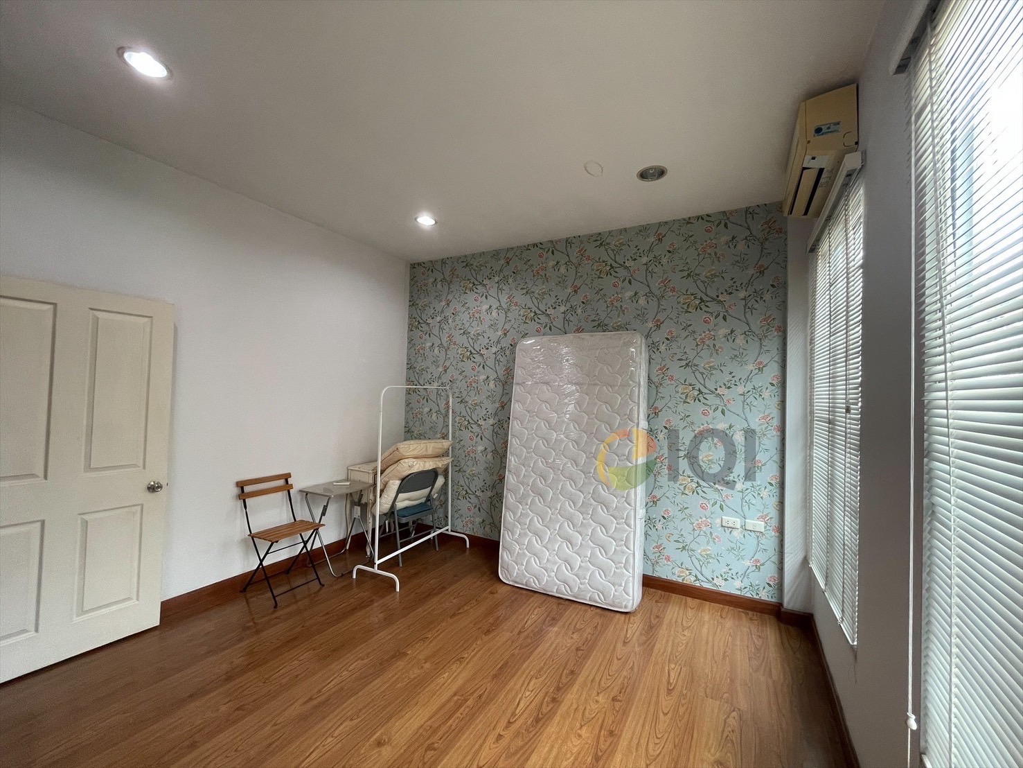 For sale Baan Klang Muang British Town Srinakarin  image