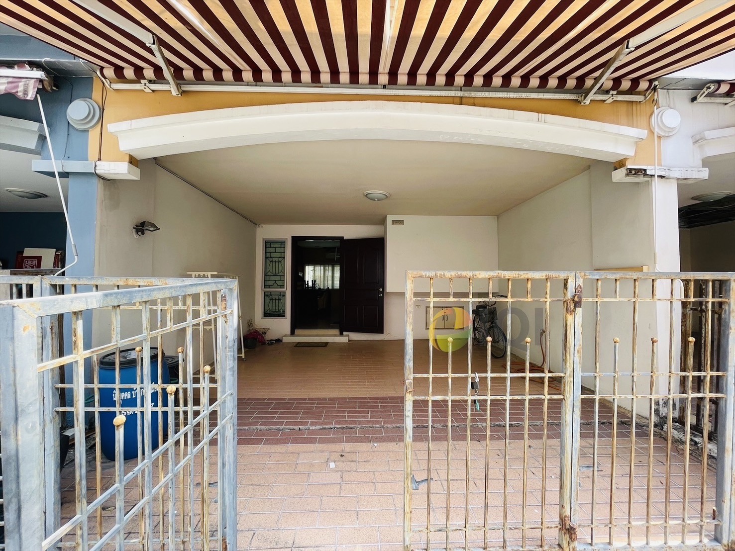 For sale Baan Klang Muang British Town Srinakarin  image