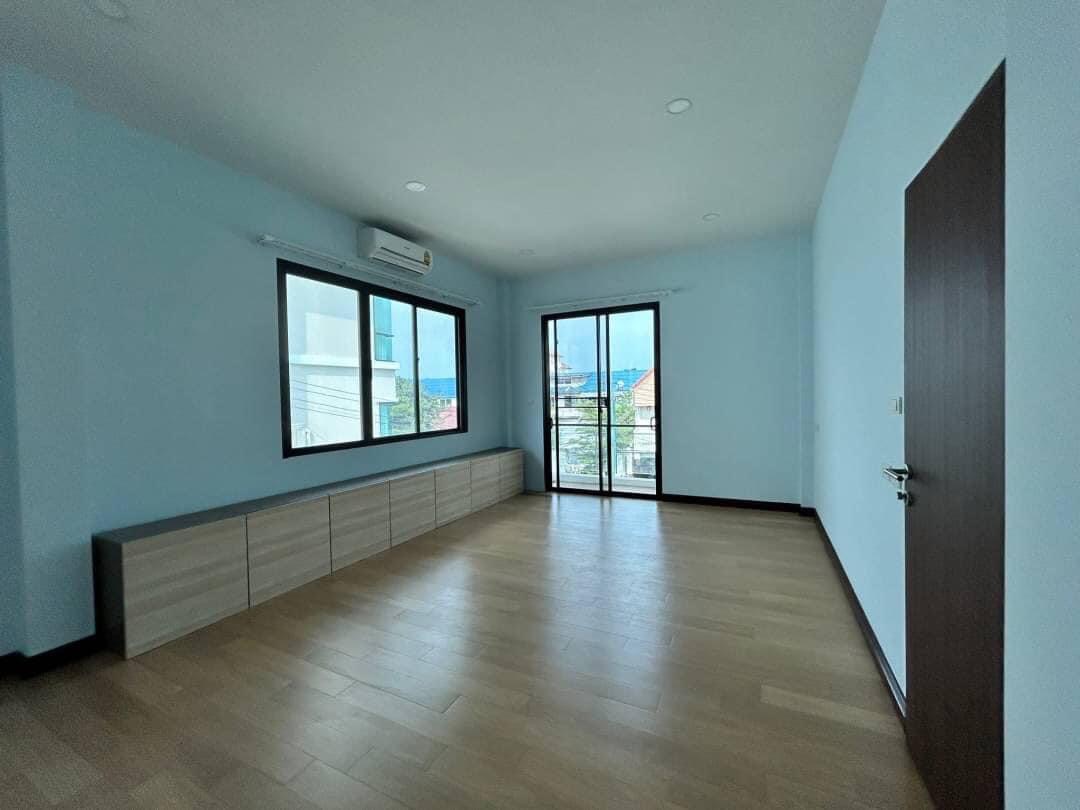 House for sale, own build, 2-story detached house, modern style, Lat Phrao 101 image