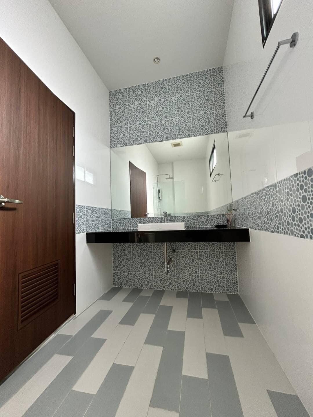 House for sale, own build, 2-story detached house, modern style, Lat Phrao 101 image