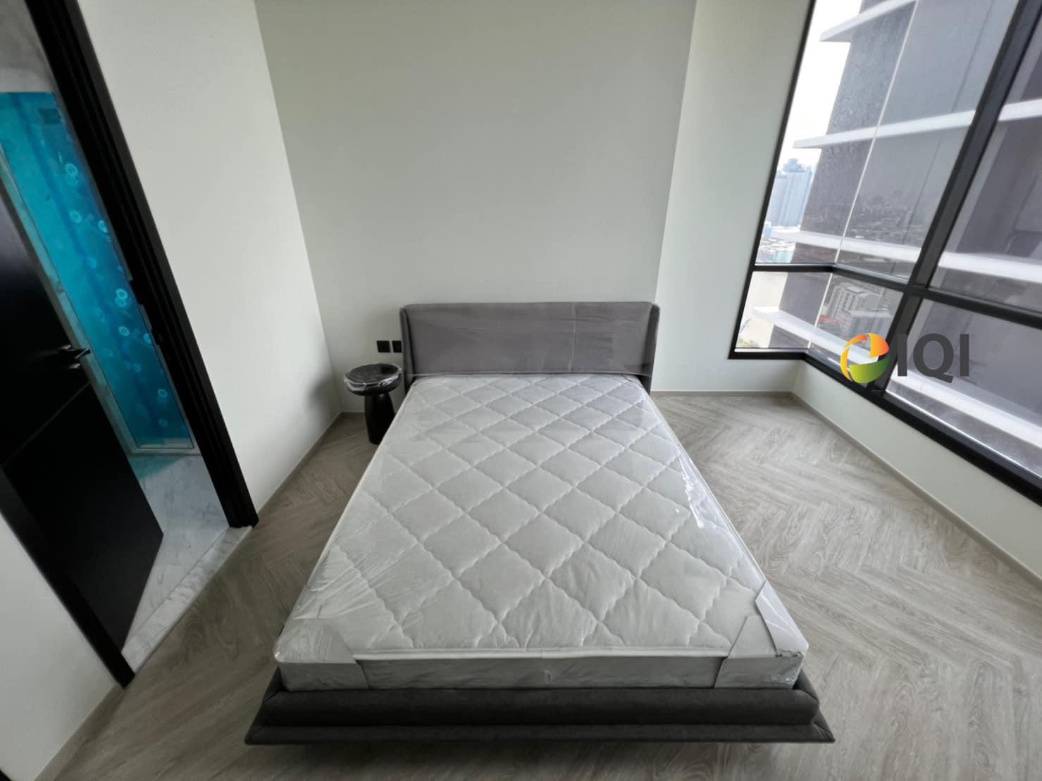 2 bedrooms for rent in thailand near river Chapter Charoennakhorn-Riverside image