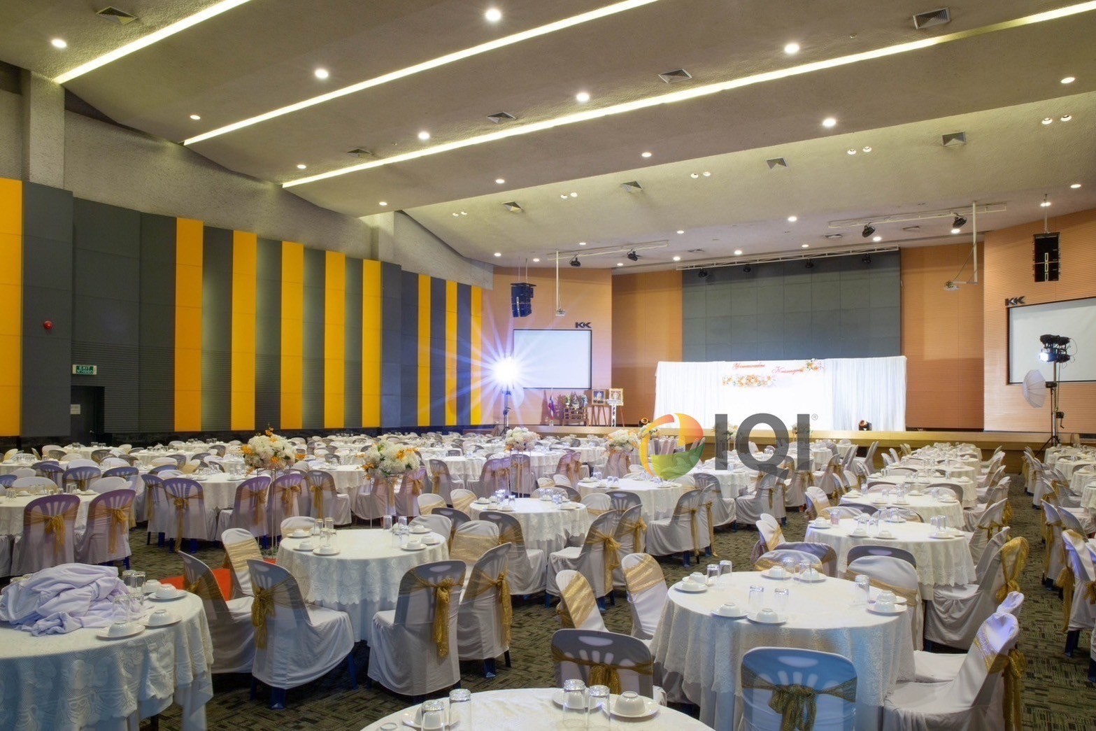 OFFICE FOR RENT KK CITY building image