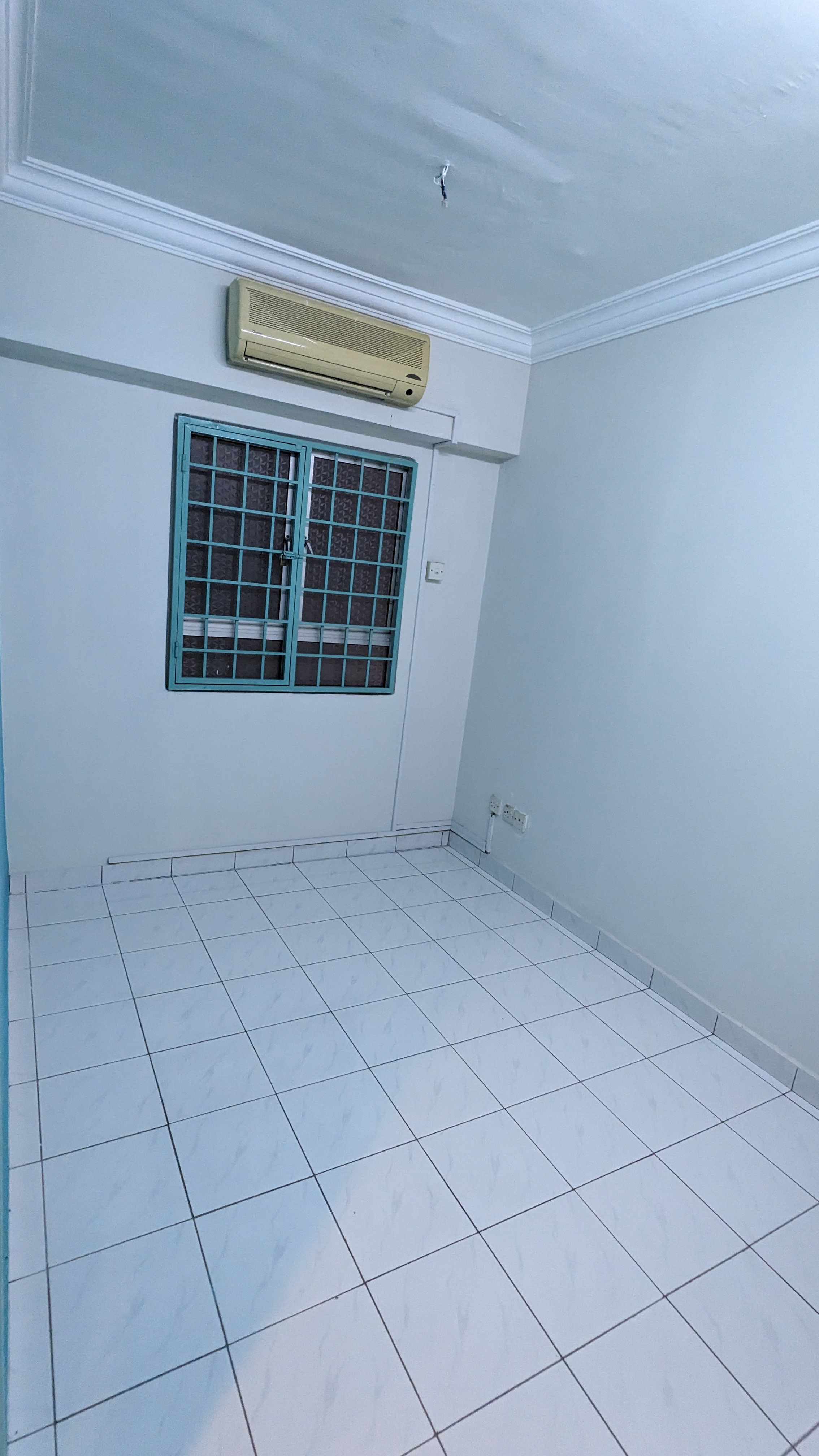 Sri Petaling Endah Ria Renovated 3 Bedrooms Condominium for SALE RM350k image