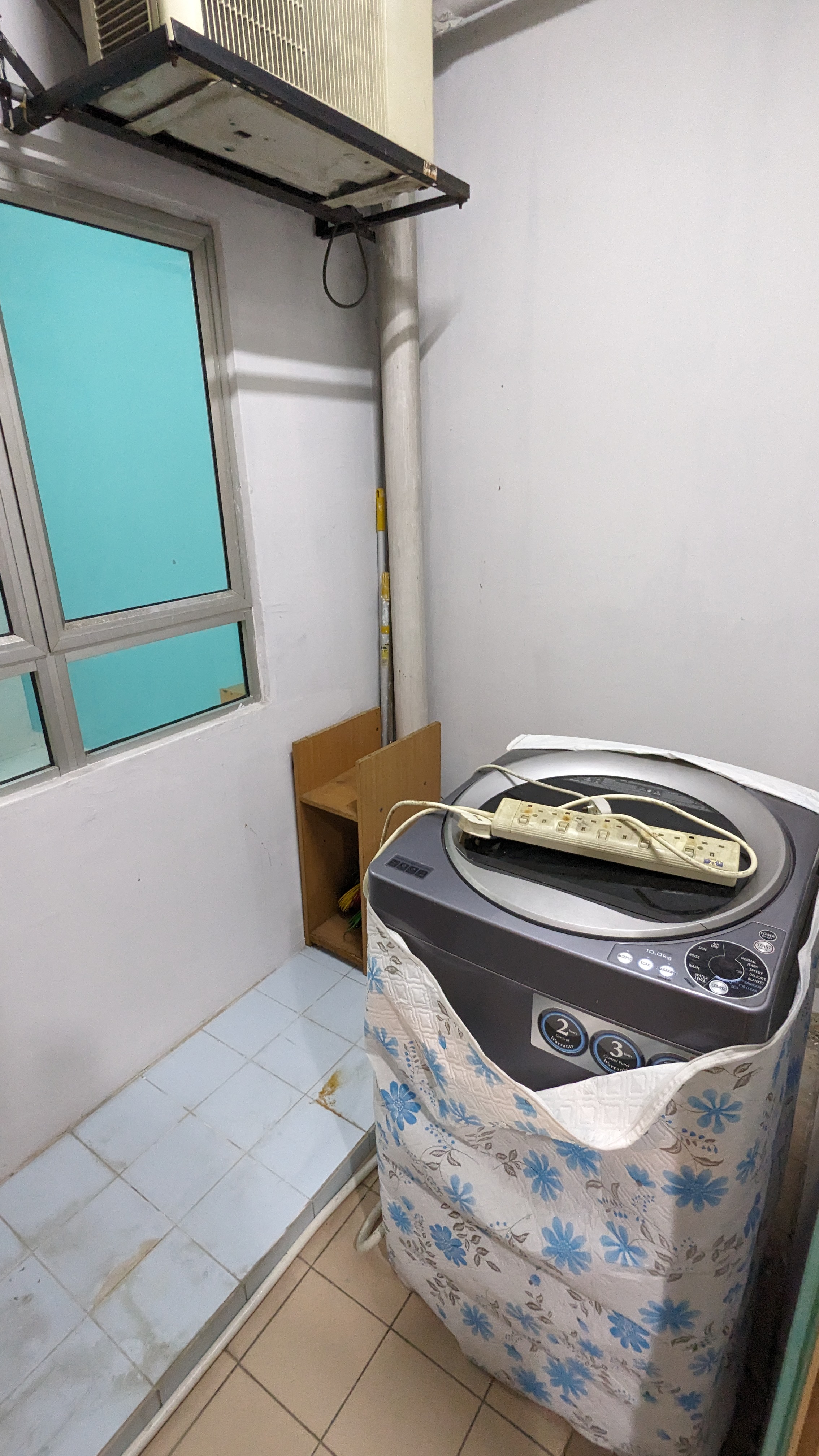 Sri Petaling Endah Ria Renovated 3 Bedrooms Condominium for SALE RM350k image