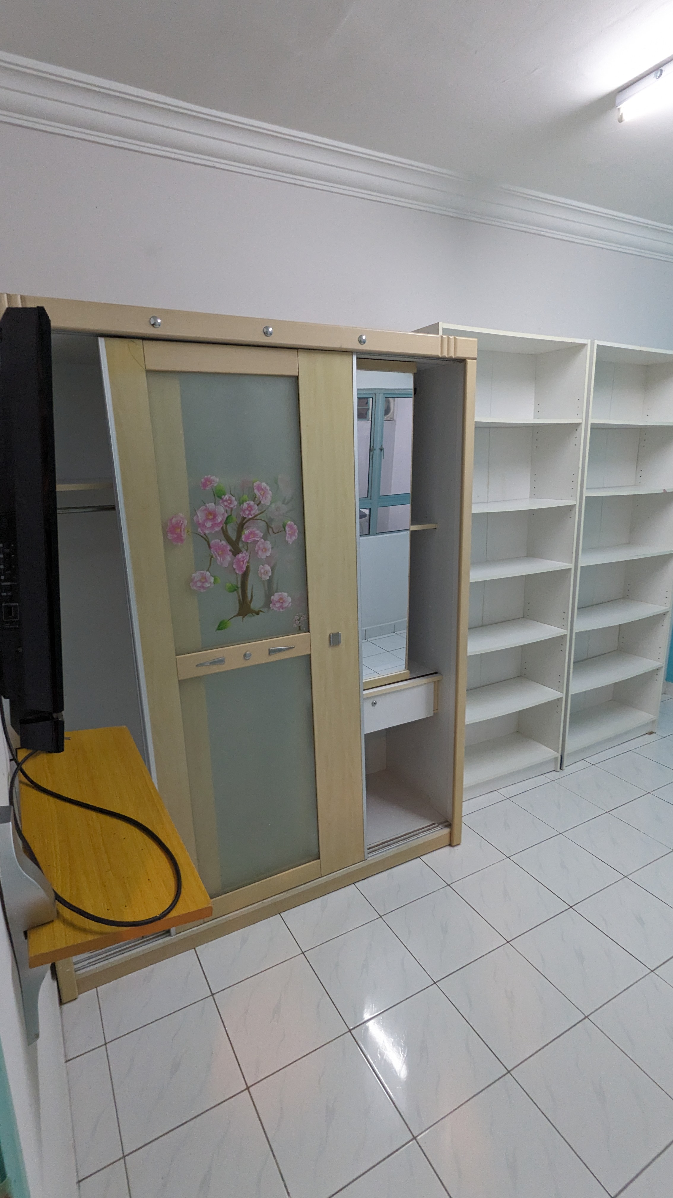 Sri Petaling Endah Ria Renovated 3 Bedrooms Condominium for SALE RM350k image