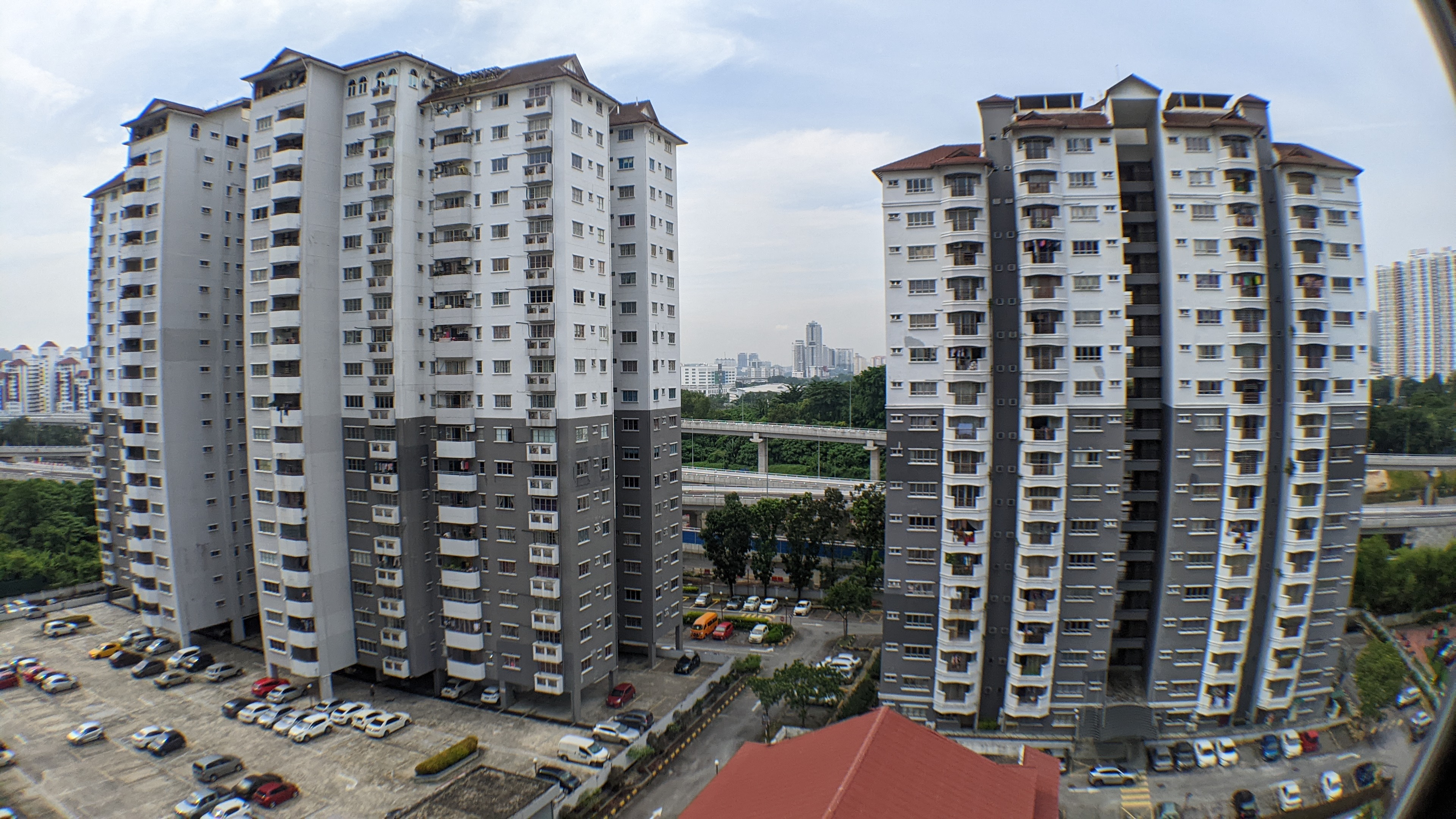 Sri Petaling Endah Ria Renovated 3 Bedrooms Condominium for SALE RM350k image